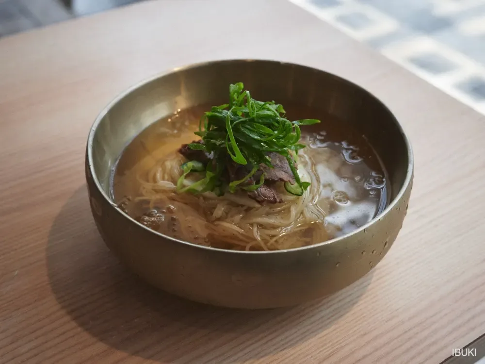 フード 冷麺のカット