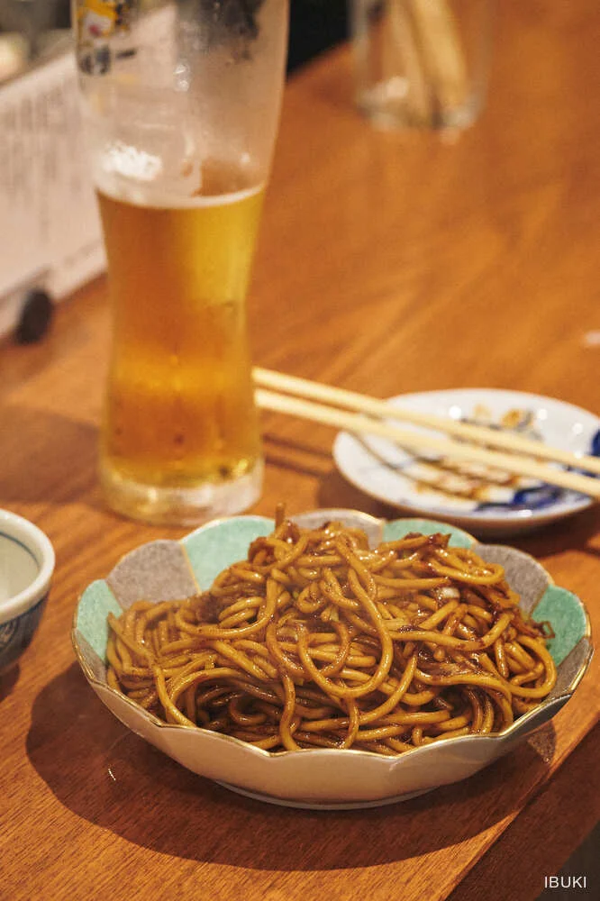 フード 混ぜそば風の麺料理のカット