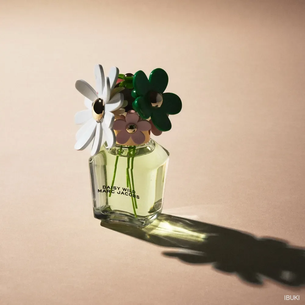 フレグランス 花を添えたスタイリングカット